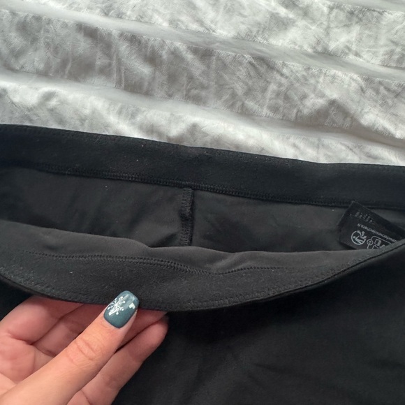 Skims Body Butt Lifting Shorts - Picture 4 of 4